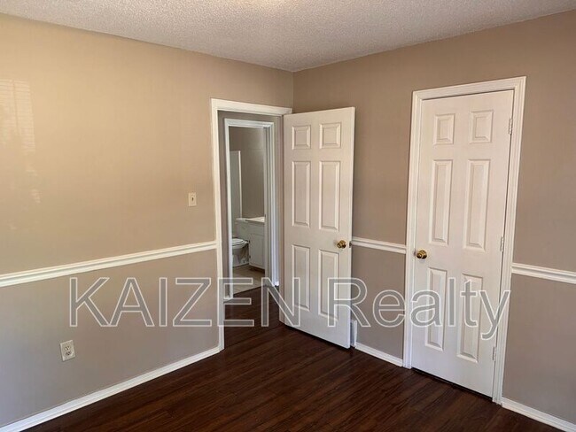 Building Photo - 4192 Anderton Blvd