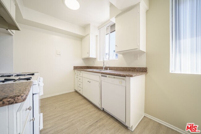 Building Photo - 456 S Harvard Blvd