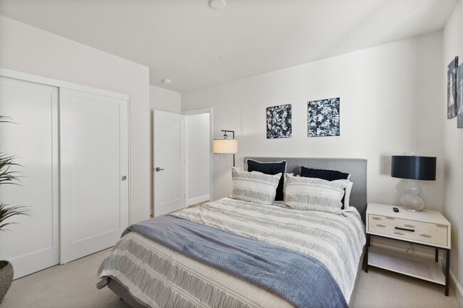 Building Photo - Available February! Upscale Carlsbad Townhome - 2 Blocks to the beach