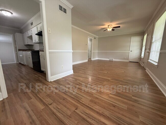 Building Photo - 3602 Donna Dr