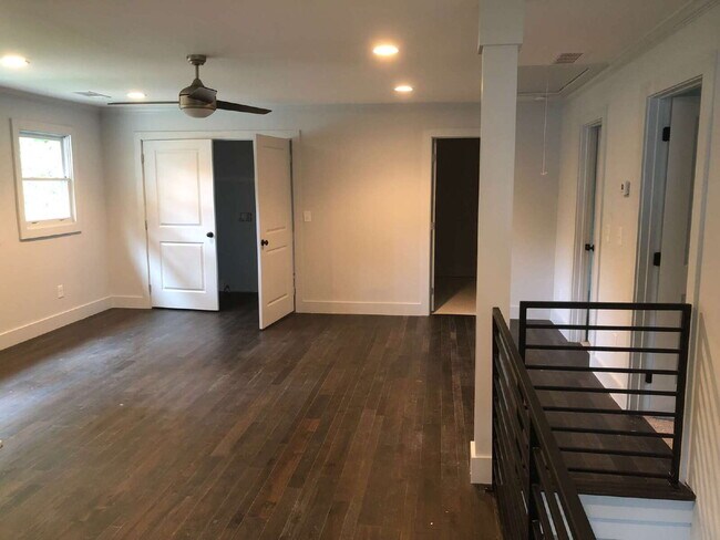 Building Photo - Stunning Renovation in Historic West End – 3 Bed / 2 Bath