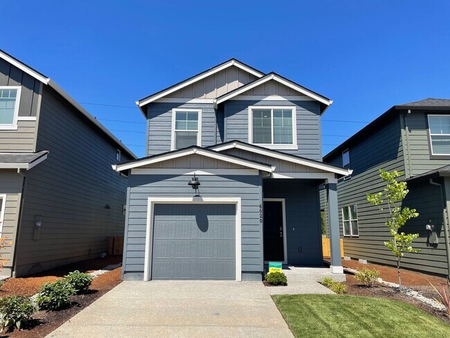 Building Photo - HALF OFF FIRST MONTHS RENT 3 Bed 2.5 Bath ...