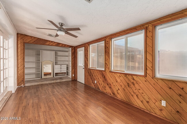 Building Photo - 2109 S Stanley Pl