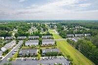 Building Photo - Well-maintained townhouse in Richmond