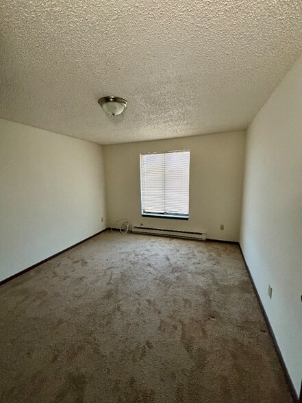 Building Photo - 21-25 Barton Ct