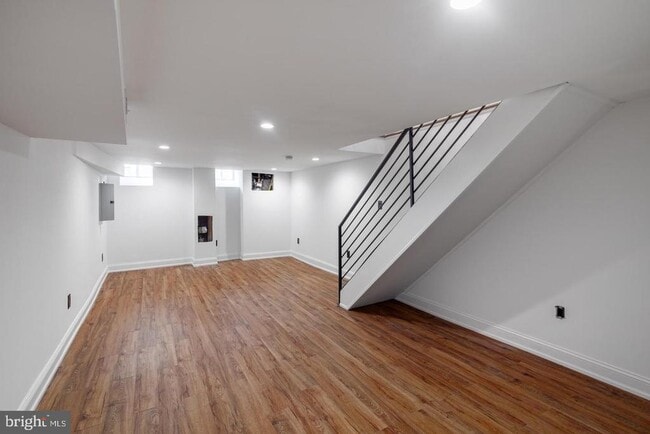 Building Photo - 2571 Trenton Ave
