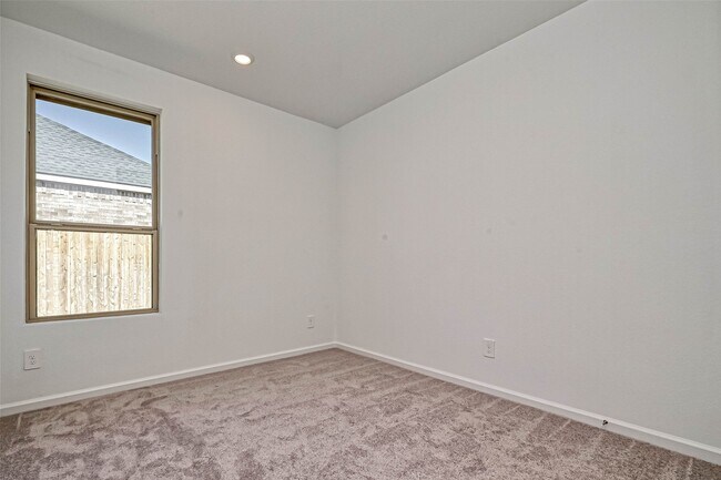Building Photo - 1429 Northwood Blf Ln