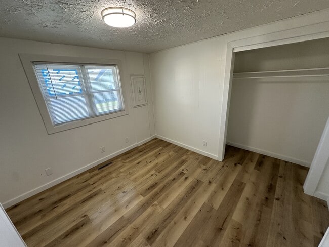 Building Photo - 505 E 23rd St