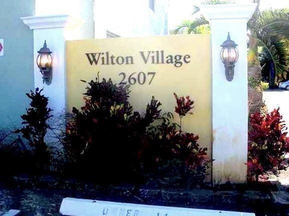 Building Photo - 2607 NE 8th Ave