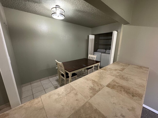 Building Photo - Charming 2BR Condo in Denver