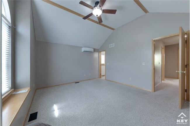 Building Photo - 11316 W Westport St
