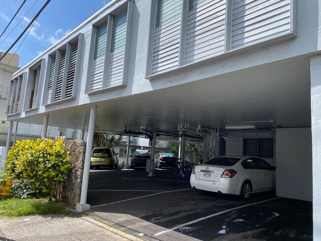 Building Photo - 2nd floor walk-up Makiki 1-bedroom, 1-bathroom, Near Punahou, UH Manoa, Kapiolani Hospital
