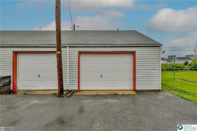 Building Photo - 8171 Moyer Rd