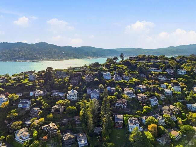 Building Photo - 172 Bella Vista Ave