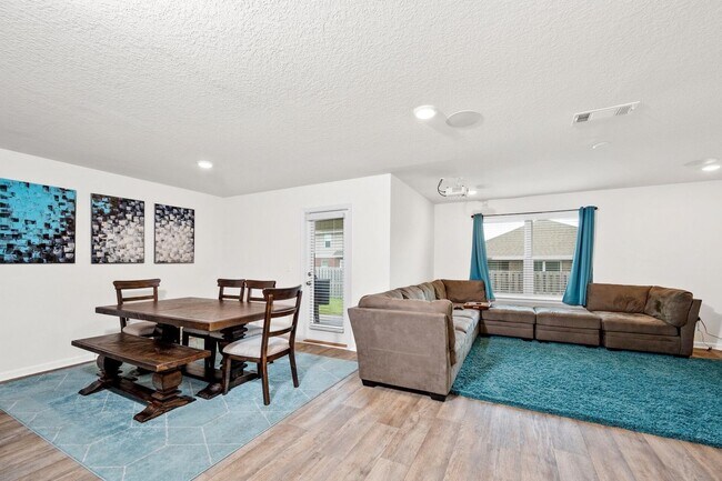 Building Photo - 816 Moorhen Way