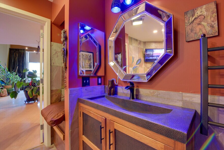 Building Photo - 3960 Adeline St