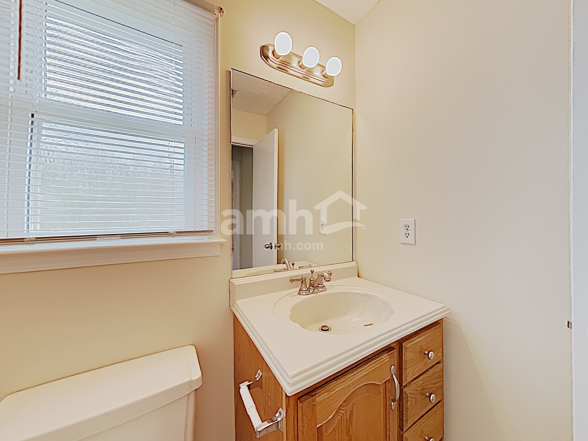 Building Photo - 4121 S Fork Dr
