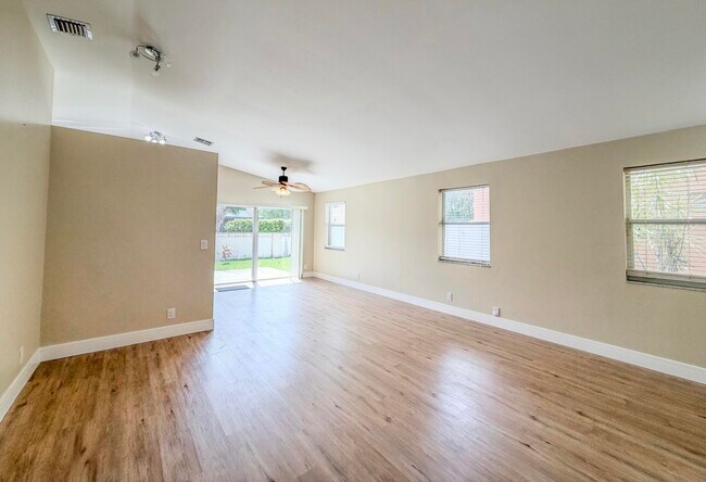 Building Photo - 90 NW 42nd Way