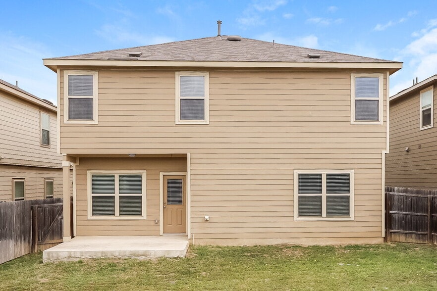 Building Photo - 5930 Bridle Bnd