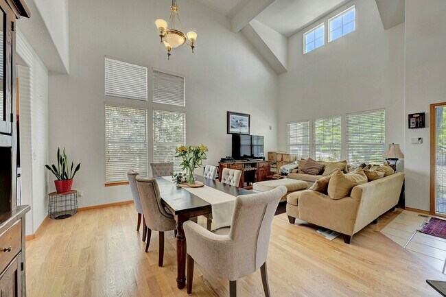 Building Photo - 20758 E Maplewood Ln