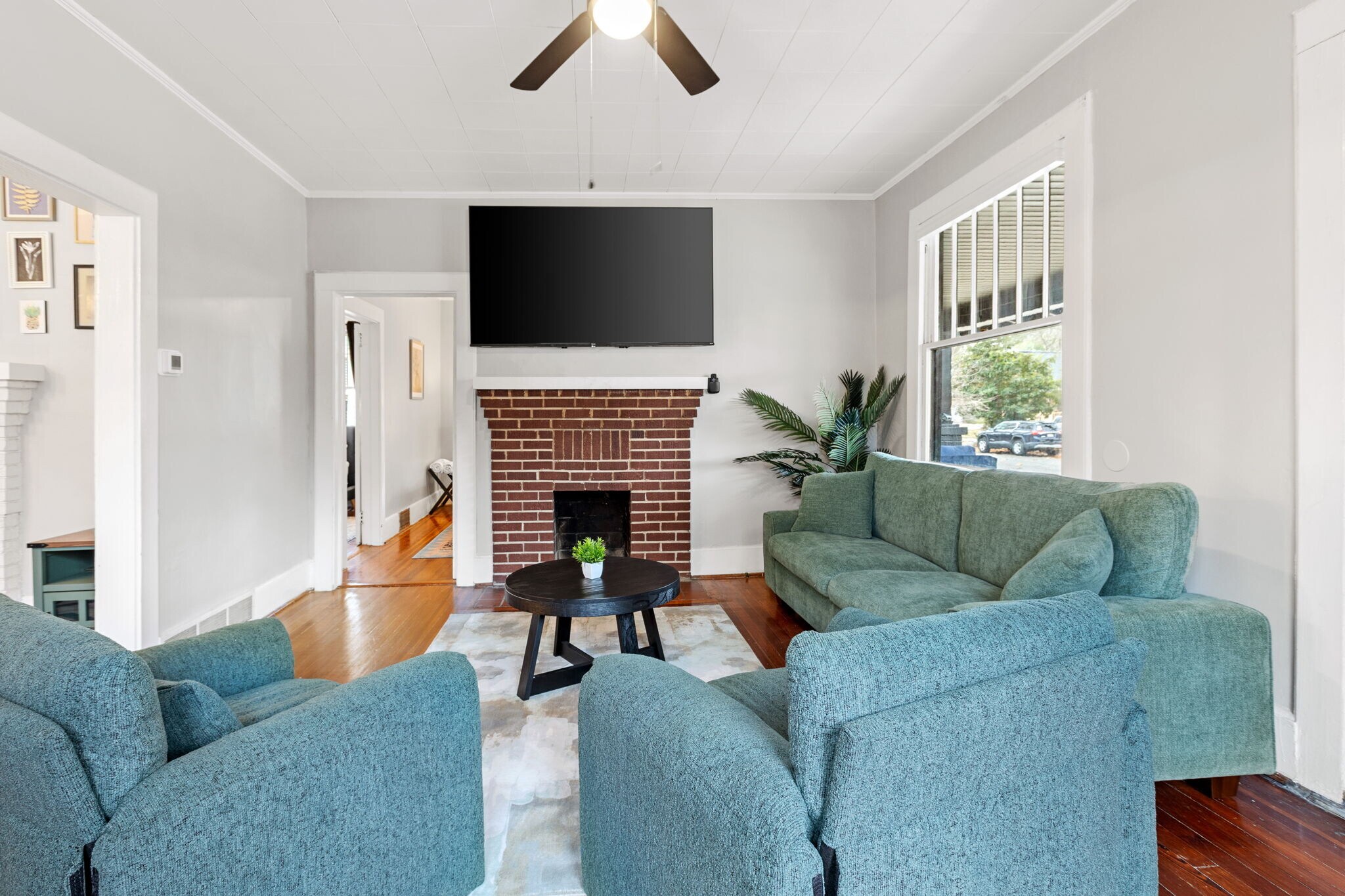 Building Photo - 2214 Wallace St