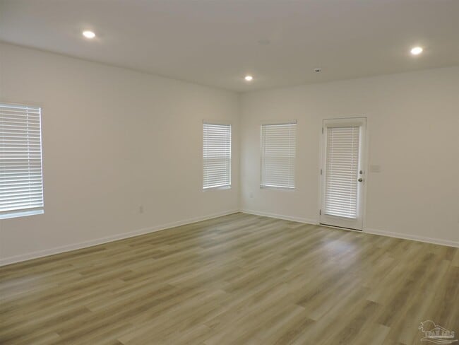 Building Photo - 9629 Sagewood Dr