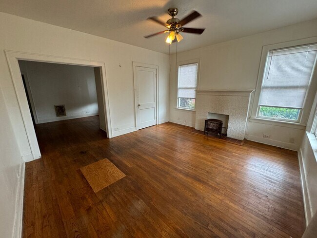 Building Photo - 547 Wilkinson St