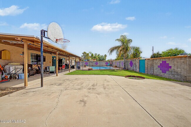 Building Photo - 3010 S Calle Cordova
