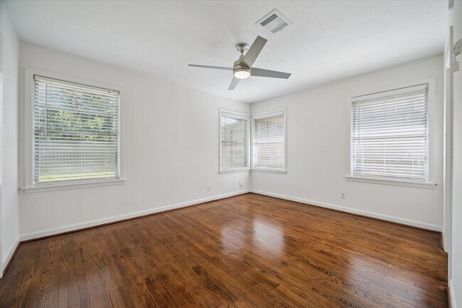 Building Photo - 6136 Birdwood Rd