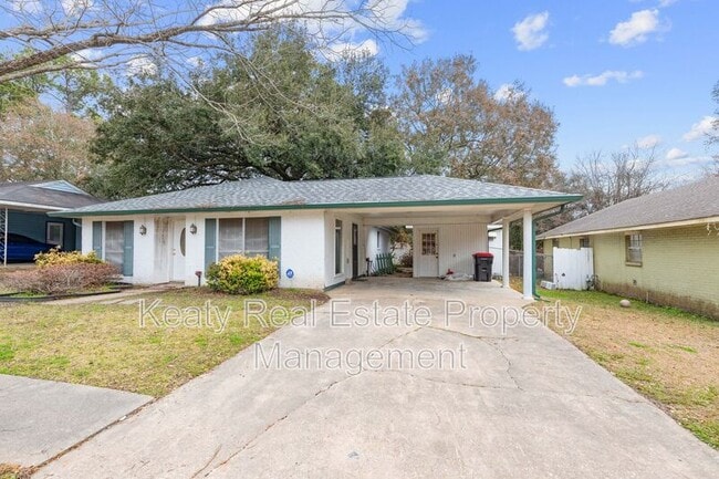 Building Photo - 137 Amber St