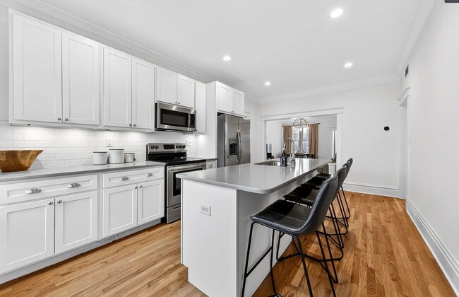 Building Photo - Amazing Washington University / Barnes Hospital Housing