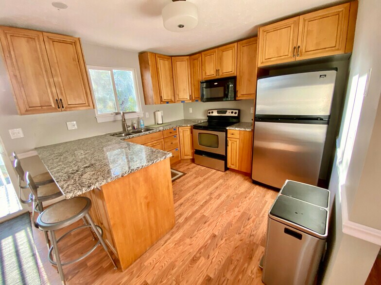 Primary Photo - 11540 Sandy Creek Dr