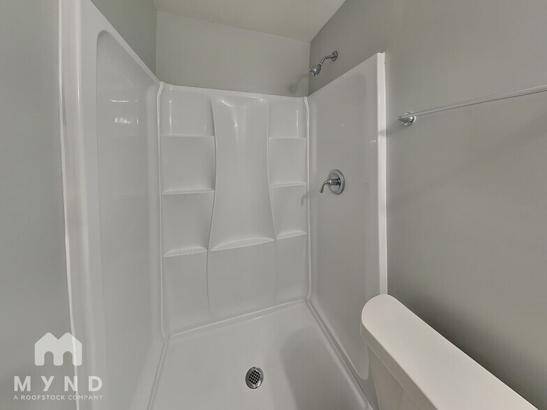 Building Photo - 438 Greenhill Way