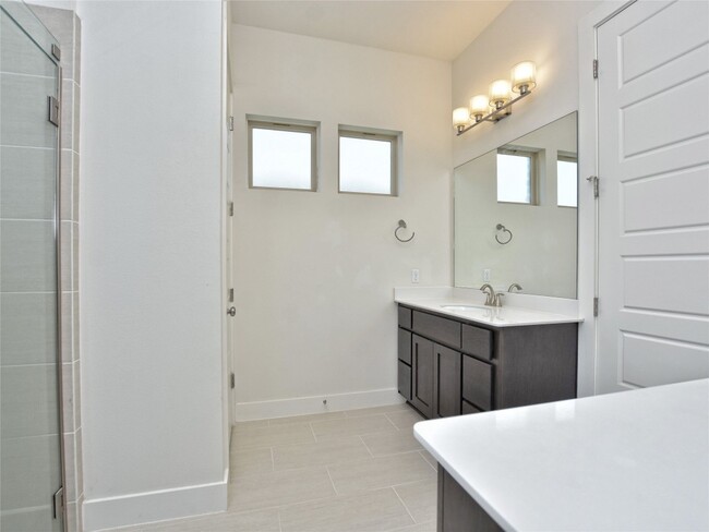 Building Photo - 301 Jeffrey David Ln W
