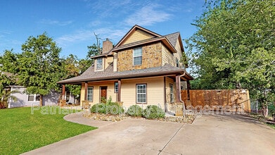 Building Photo - 205 Francis Dr