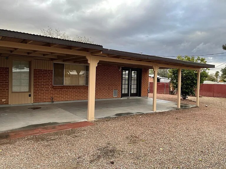 Backyard Porch - 8321 E Gettysburg Pl
