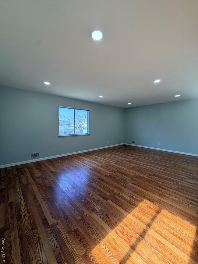 Building Photo - 153-16 110th Rd