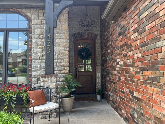 Building Photo - Executive Rental at The Villages at Wicklo...