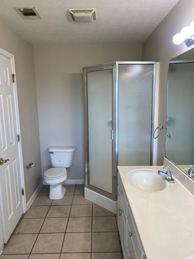 Building Photo - Contact Peggy Goodman 501 676 1758