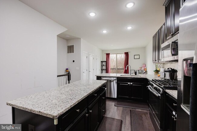 Building Photo - 43831 Stubble Cor Sq