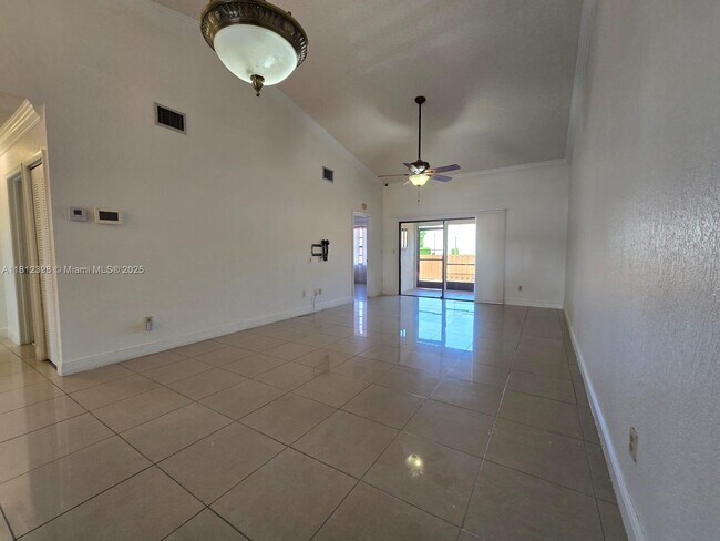 Building Photo - 1120 Parkside Green Dr