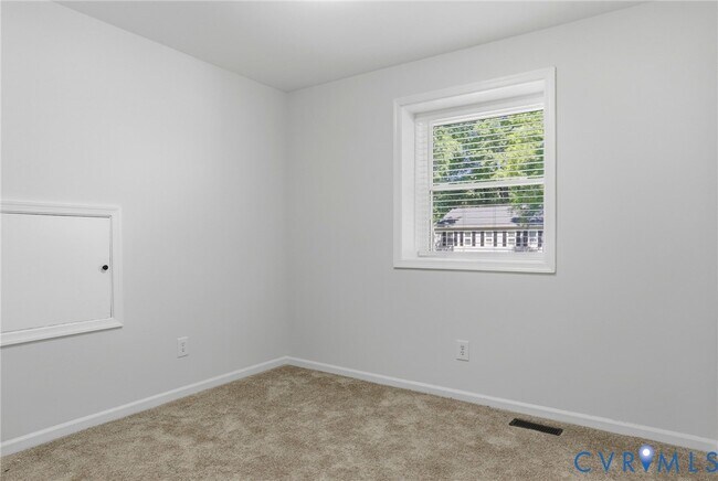Building Photo - 9015 Covewood Rd