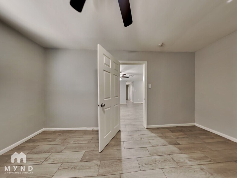 Building Photo - 9233 Nyssa St