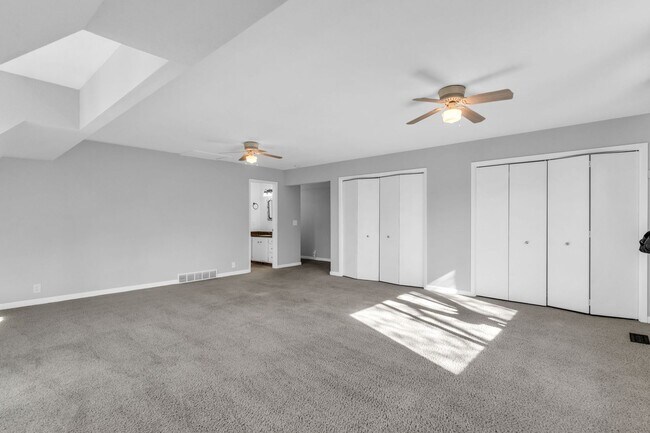 Building Photo - Park Meadows - Brand New Carpeting & Landscaping Included!