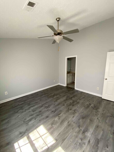 Building Photo - 247 Blue Savannah St