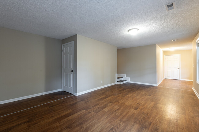 Building Photo - 2960 Tripp Ln