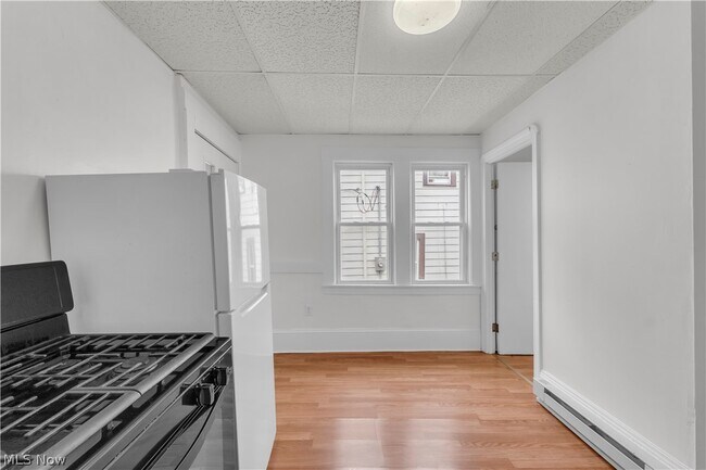 Building Photo - 2113 Halstead Ave