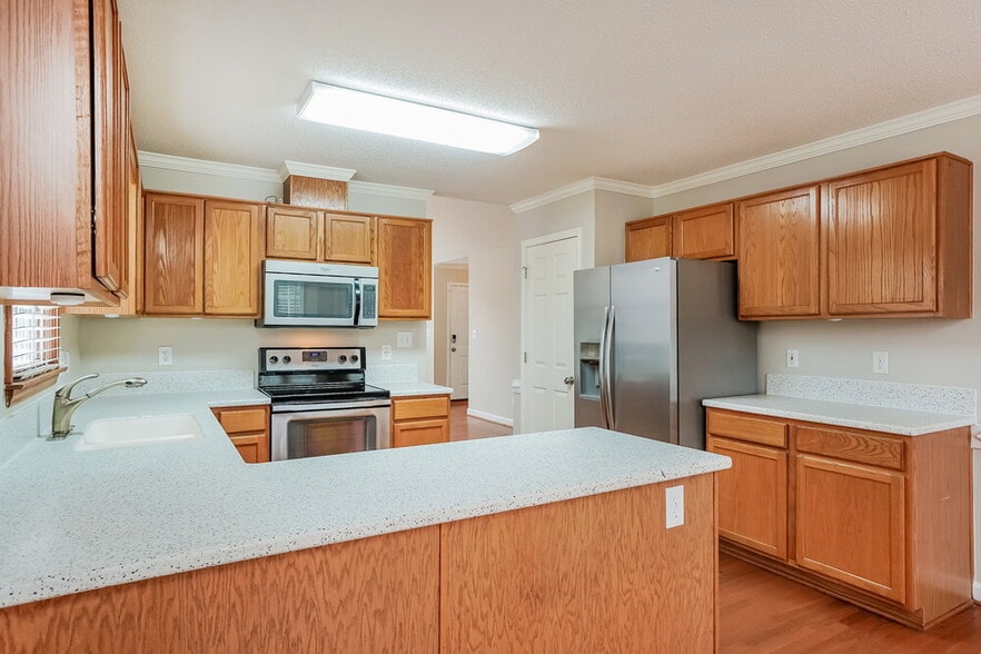 Building Photo - 3208 Leebrook Rd