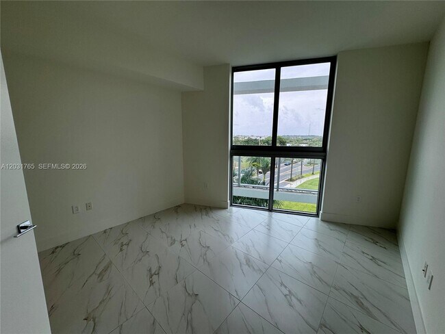 Building Photo - 2000 Metropica Wy