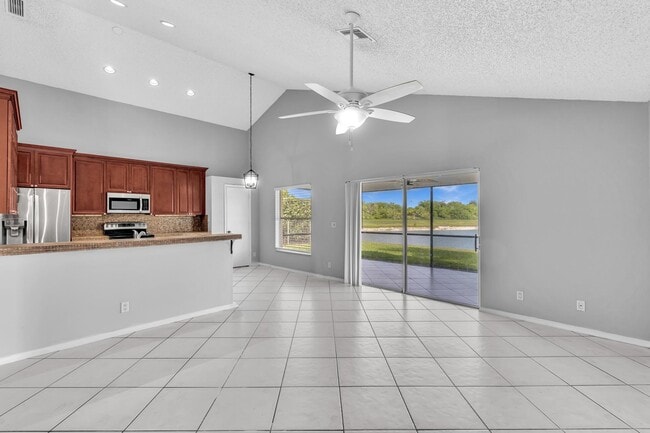 Building Photo - 22492 Middletown Dr
